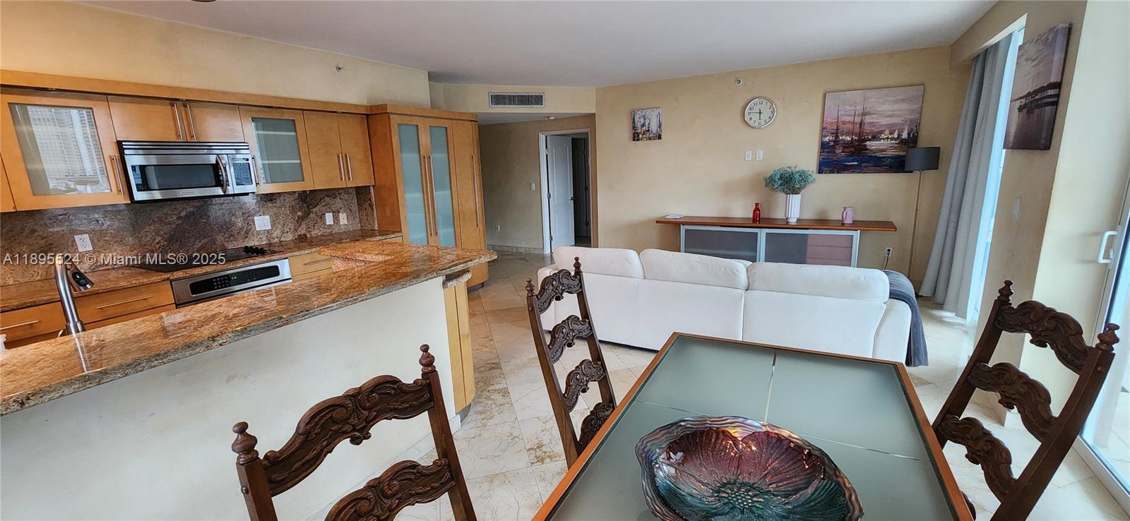 KING DAVID OF SUNNY ISLES - Residential