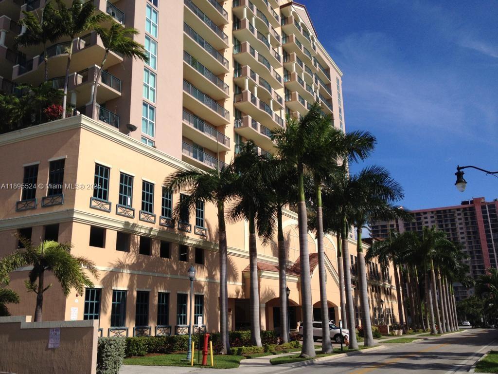 KING DAVID OF SUNNY ISLES - Residential