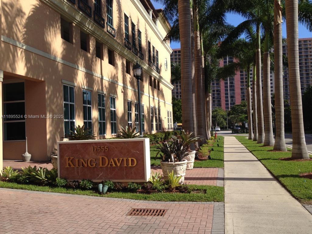 KING DAVID OF SUNNY ISLES - Residential