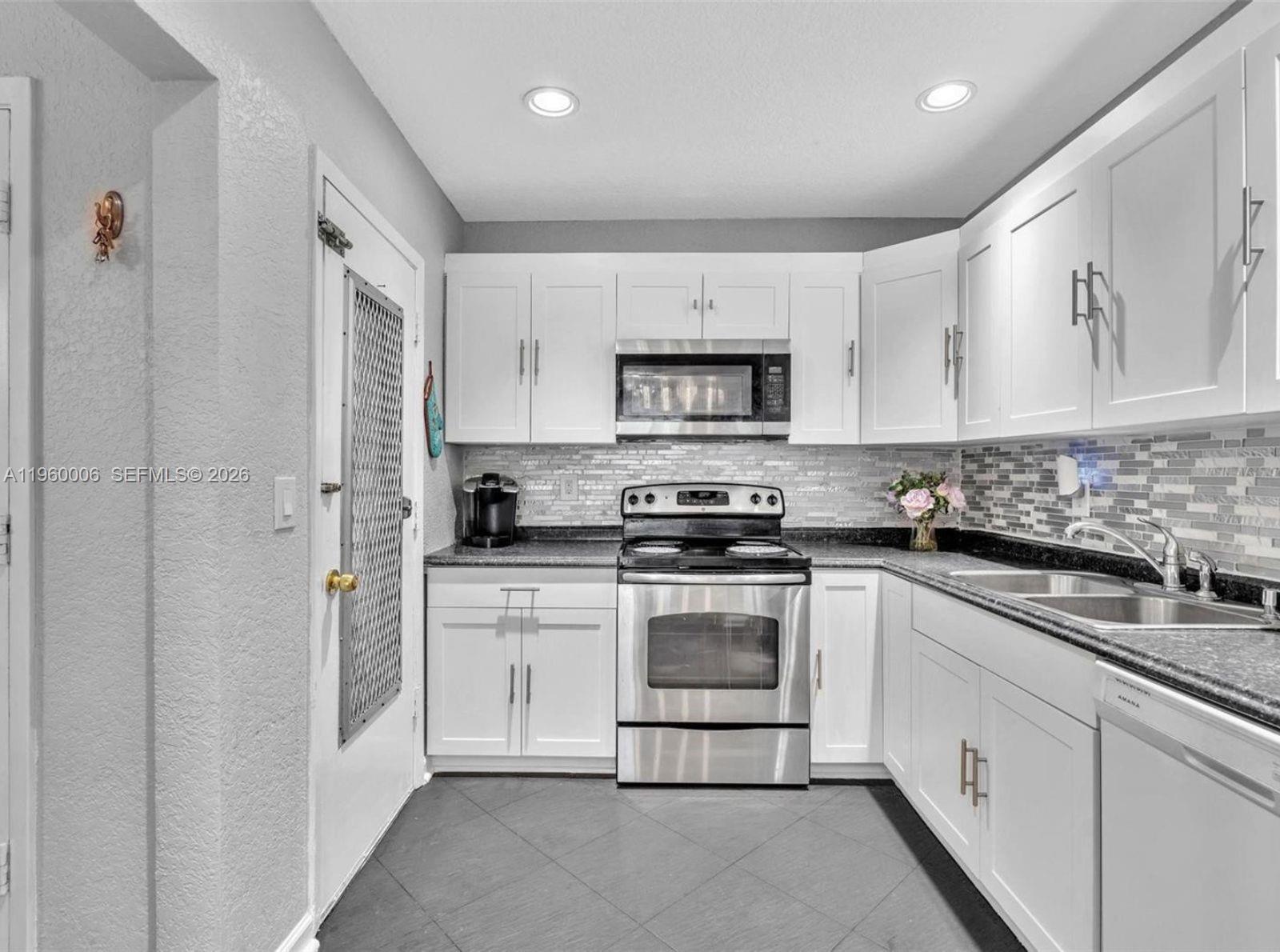 LAKE PARK GARDENS 1 INC C - Residential