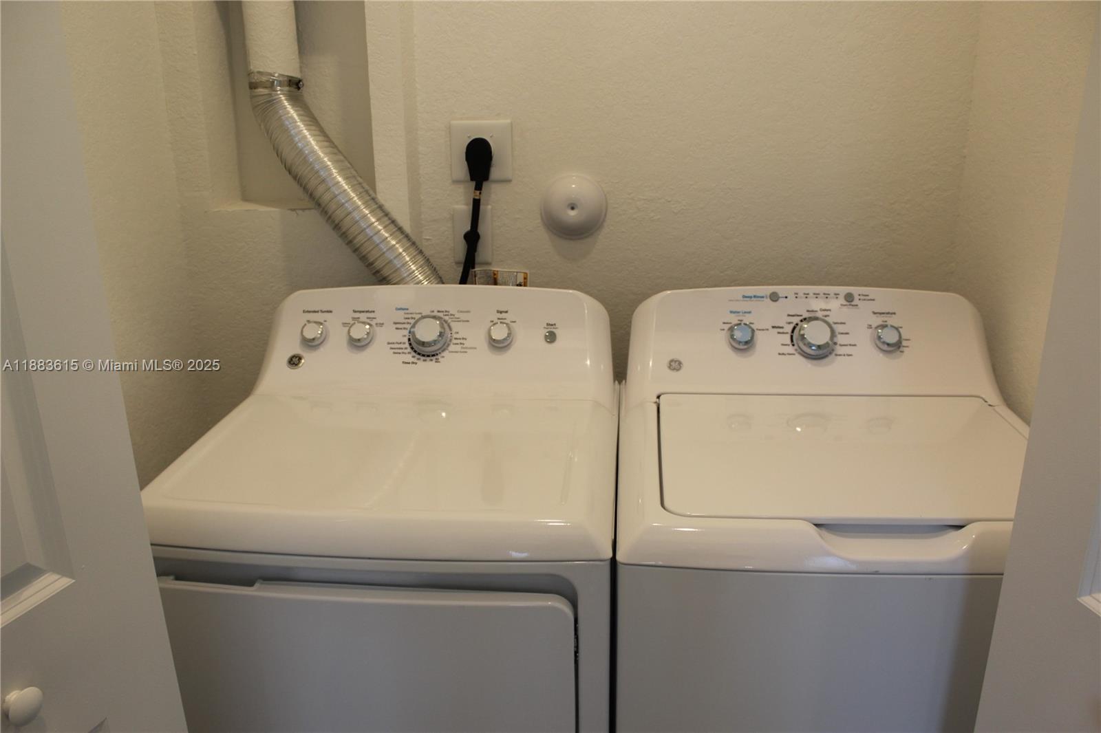 VIA VENTURA NEIGHBORHOOD - Residential