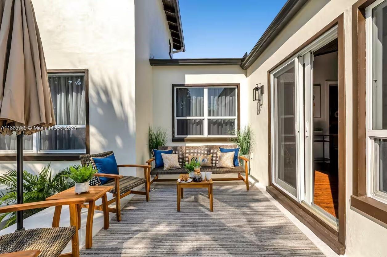 BEVERLY HEIGHTS - Residential Lease