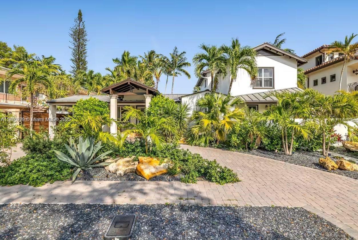 BEVERLY HEIGHTS - Residential Lease