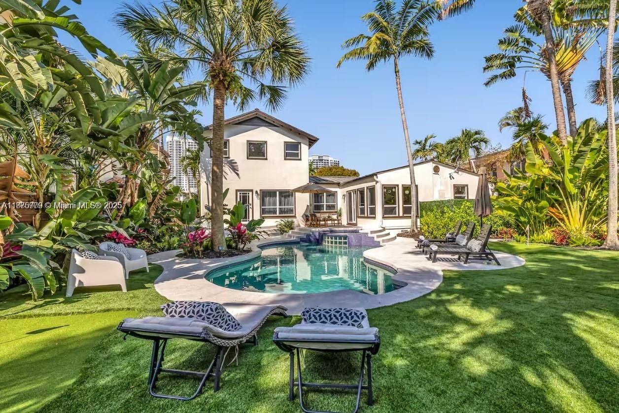 BEVERLY HEIGHTS - Residential Lease