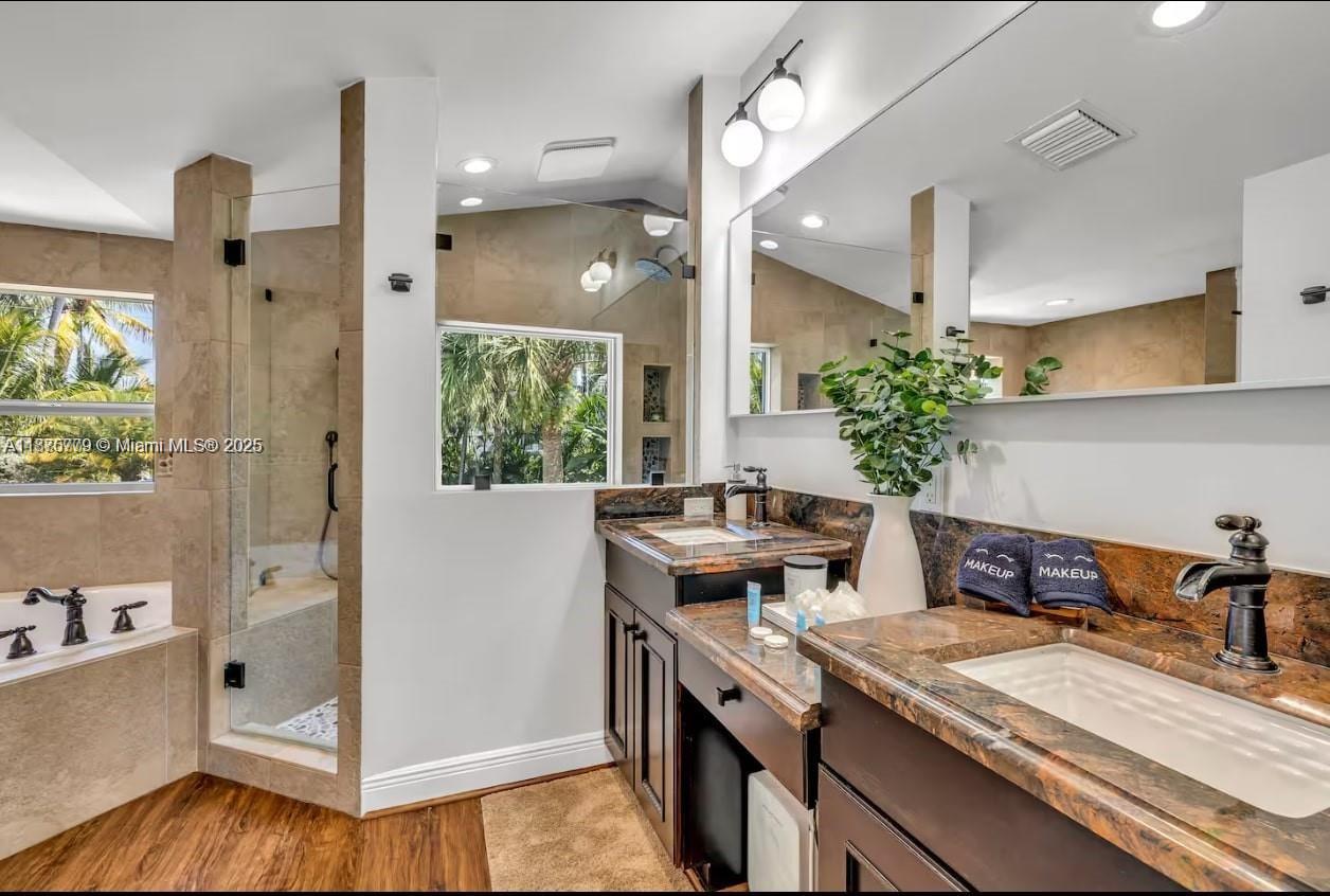 BEVERLY HEIGHTS - Residential Lease