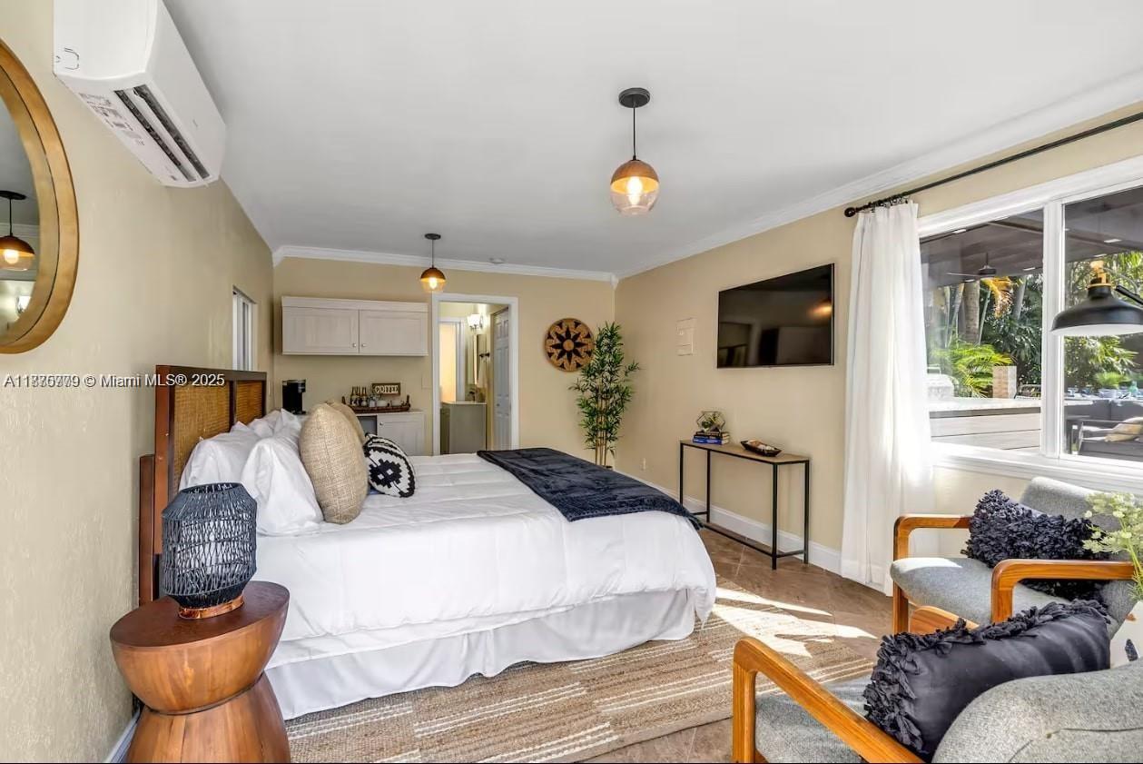 BEVERLY HEIGHTS - Residential Lease