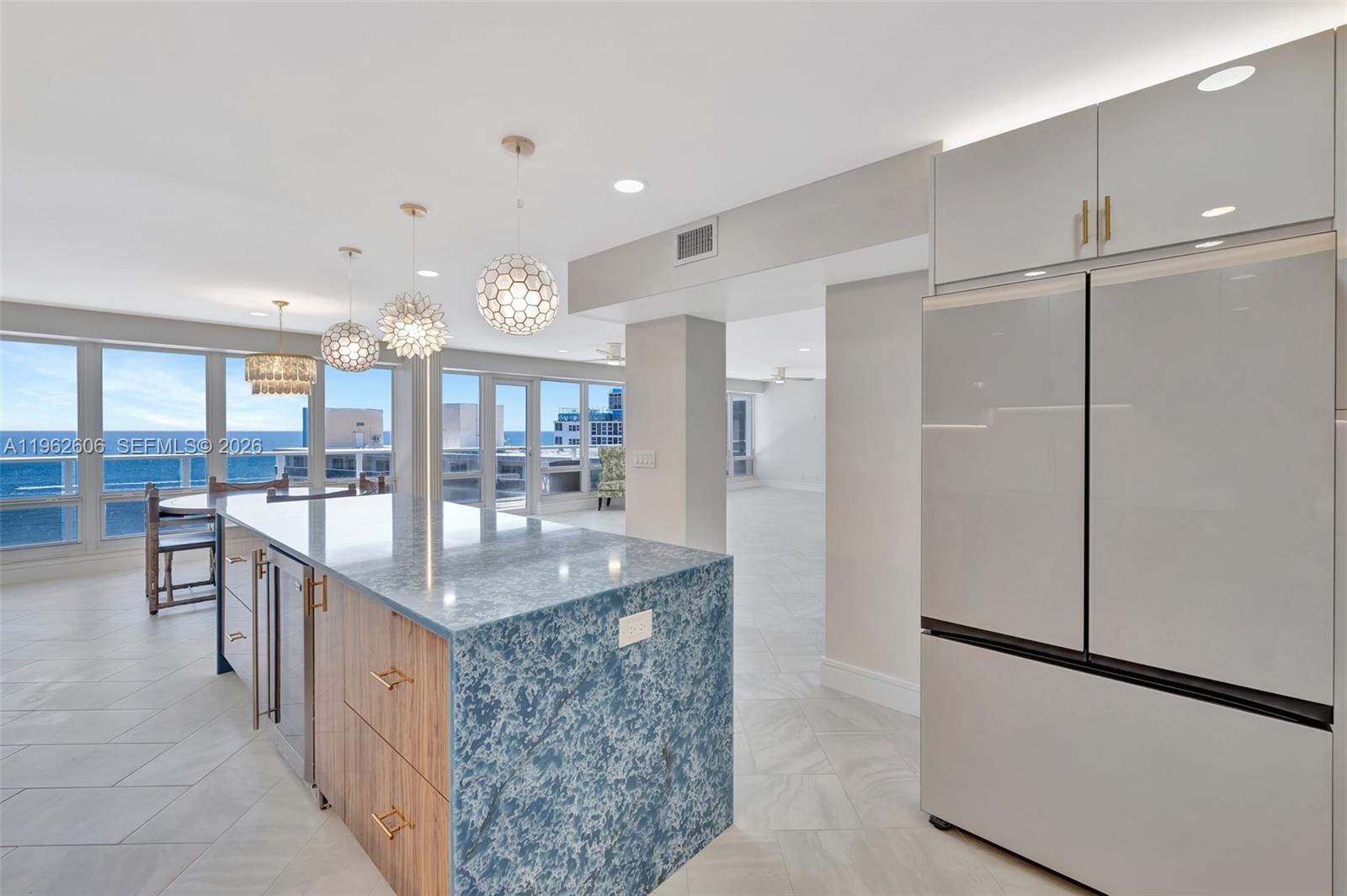 GALLEON CONDO - Residential