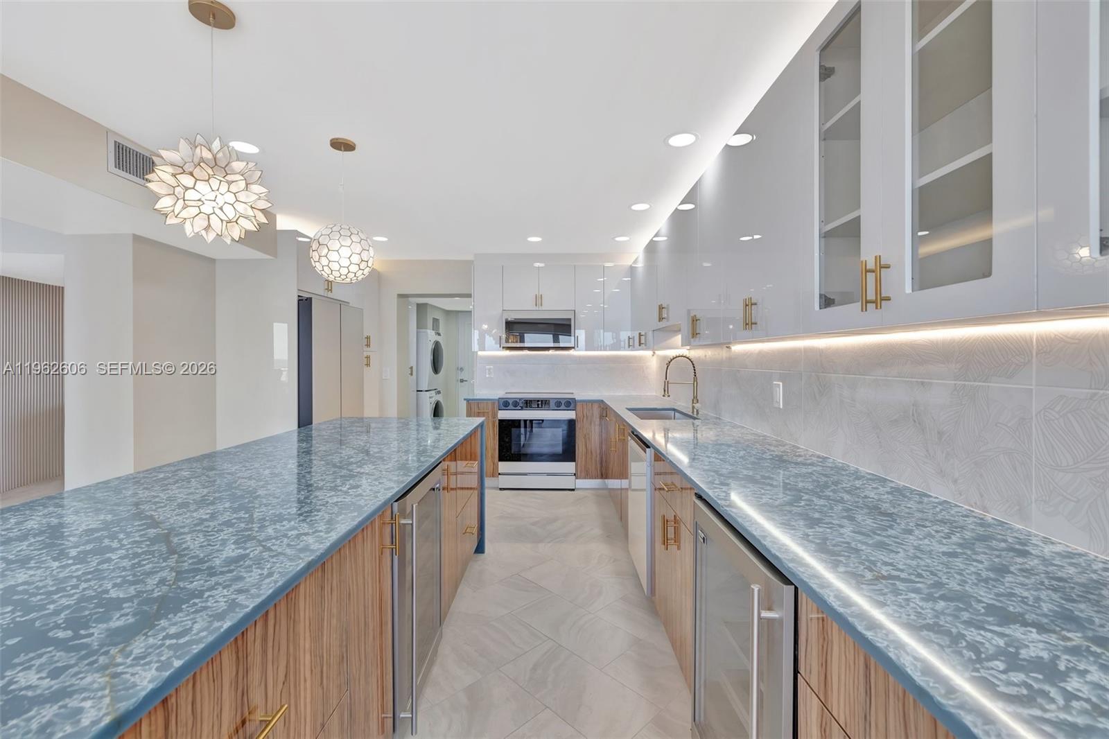 GALLEON CONDO - Residential