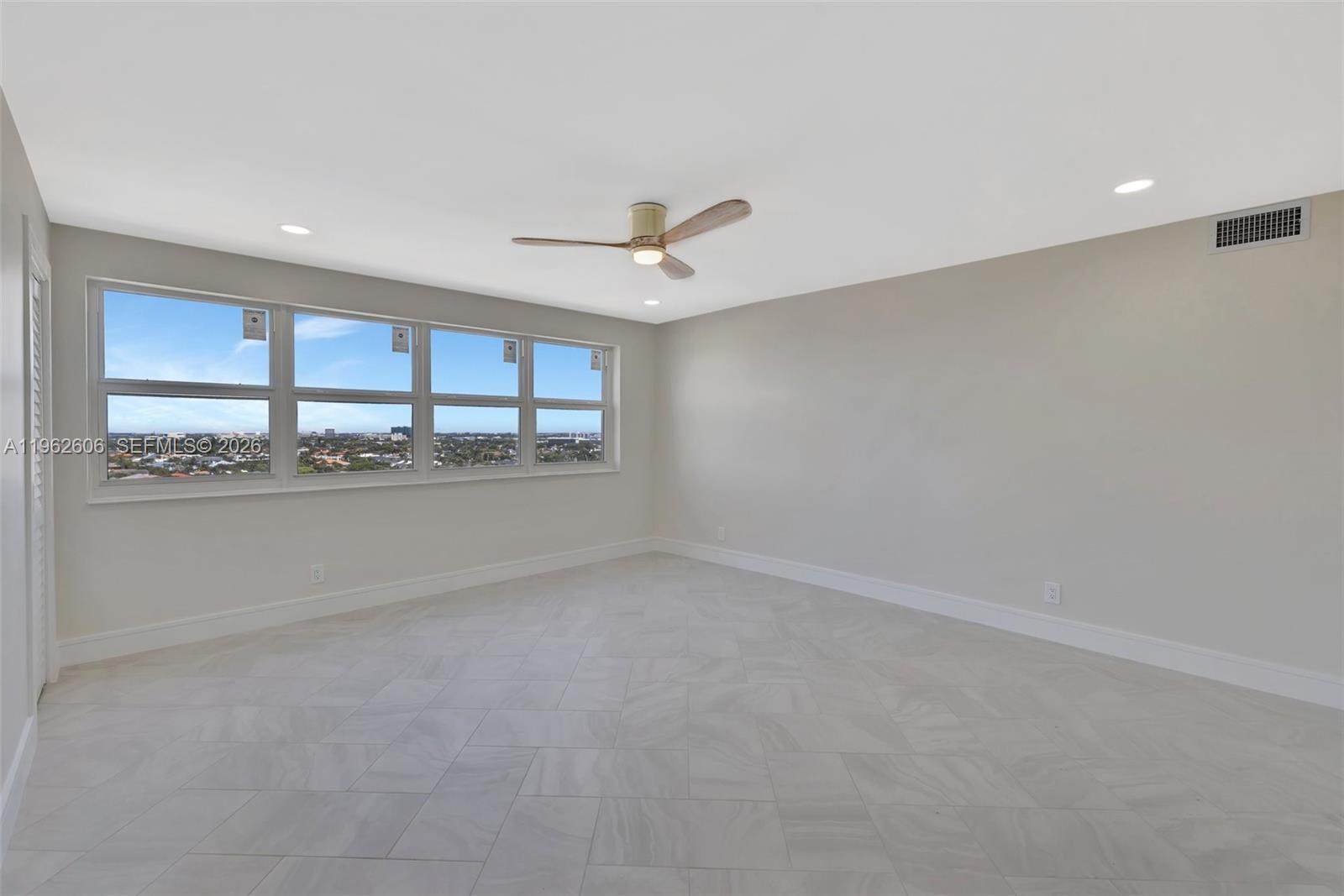 GALLEON CONDO - Residential