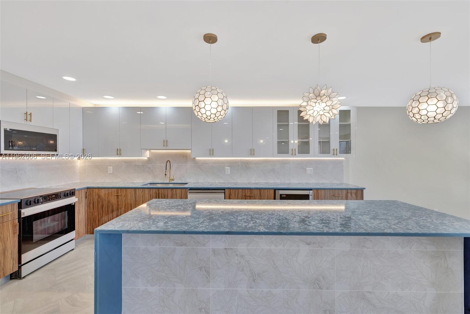 GALLEON CONDO - Residential