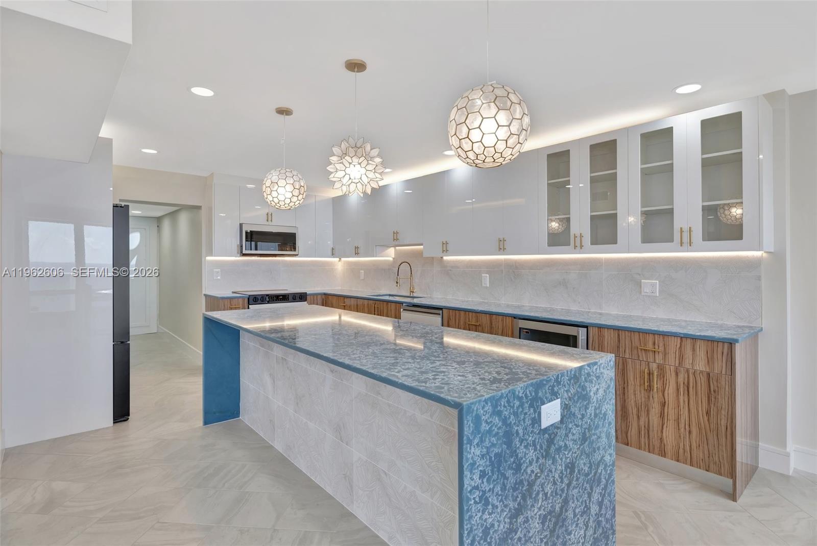 GALLEON CONDO - Residential