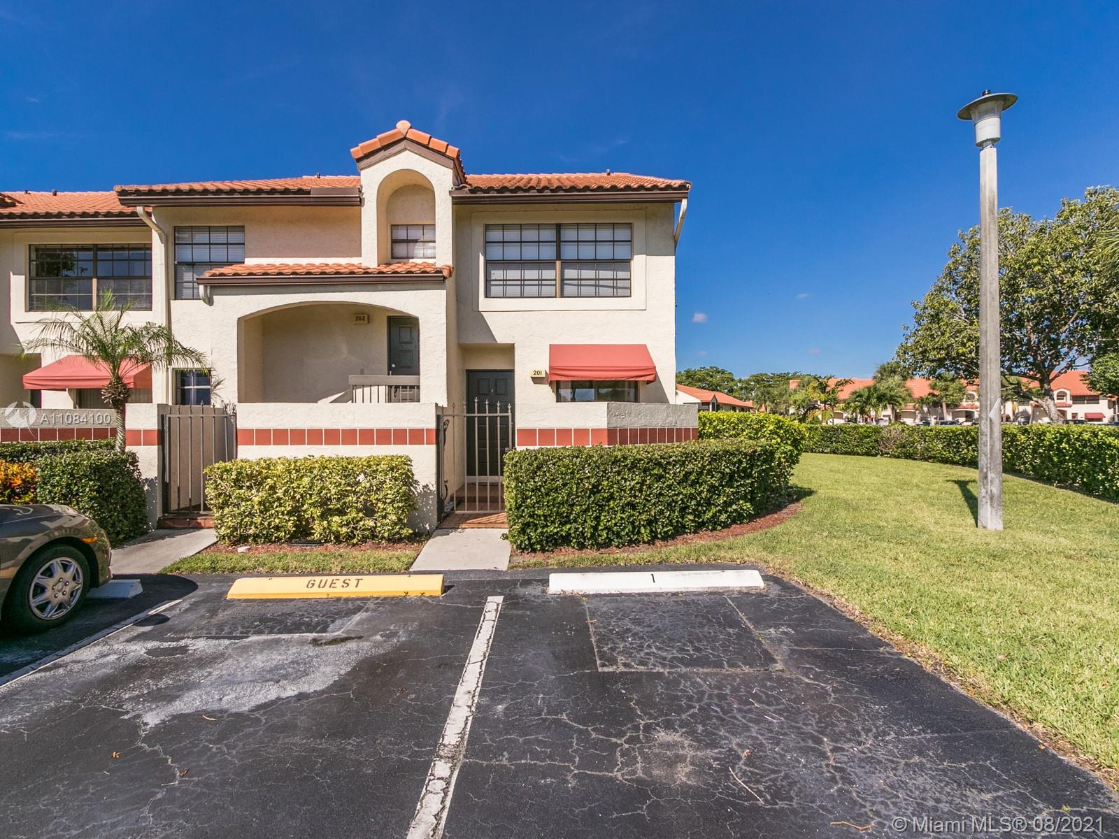 Independance Bay..Gated..Updated Corner ground unit, resort-like gated community, 24-hr security, quiet neighborhood, biggest model 2/2 plus den, 1250 sq. ft., screened patio & accordion shutters, gym, tennis, racquetball, pickleball & basketball courts, 5 pools, jacuzzi, dog friendly, close to I-95, Turnpike & Sawgrass Expy, shopping & dining. bathroom & bedroom floors updated 2020, new w/d combo. Water osmosis system excluded.