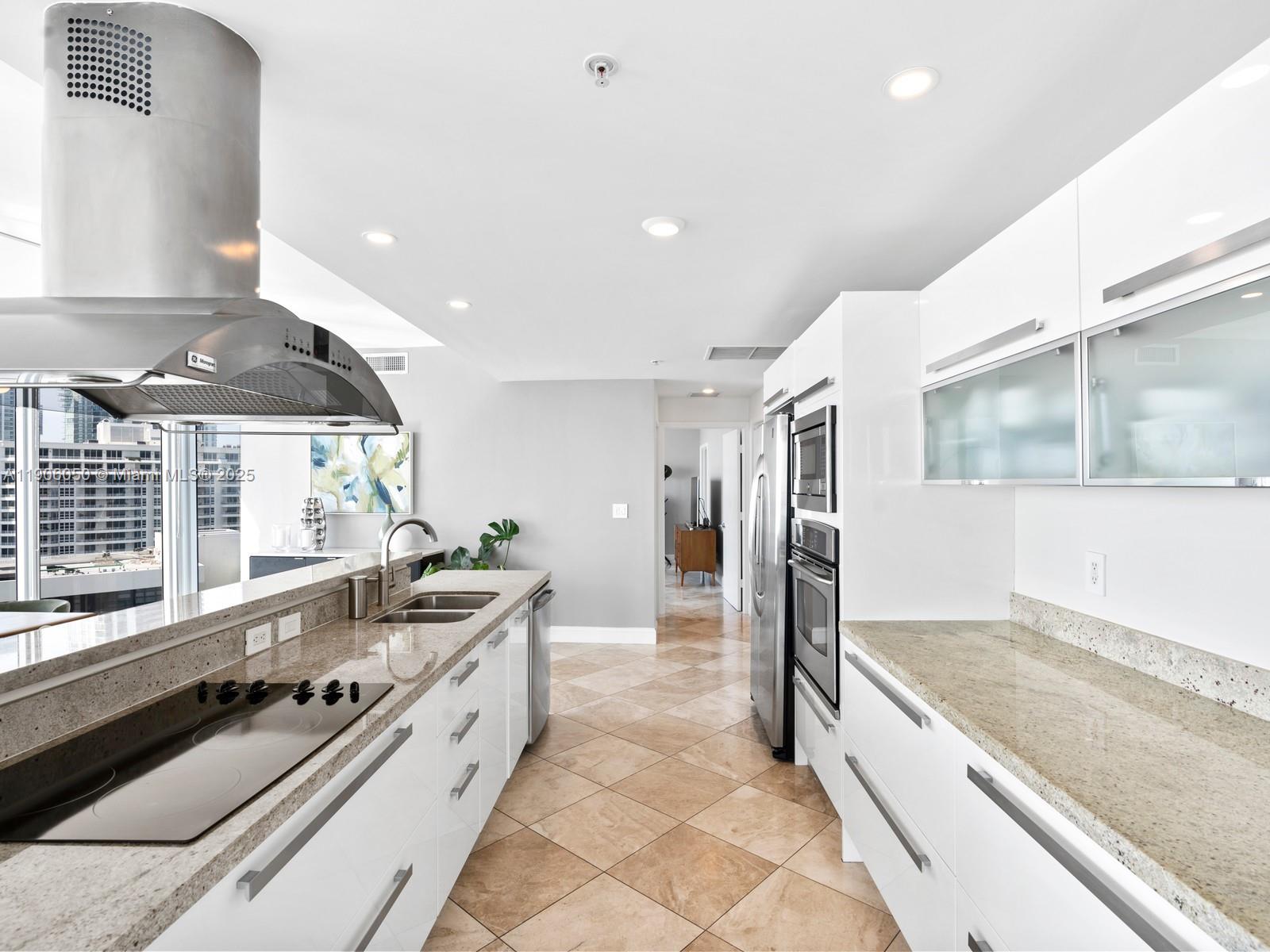 BLUE CONDO - Residential