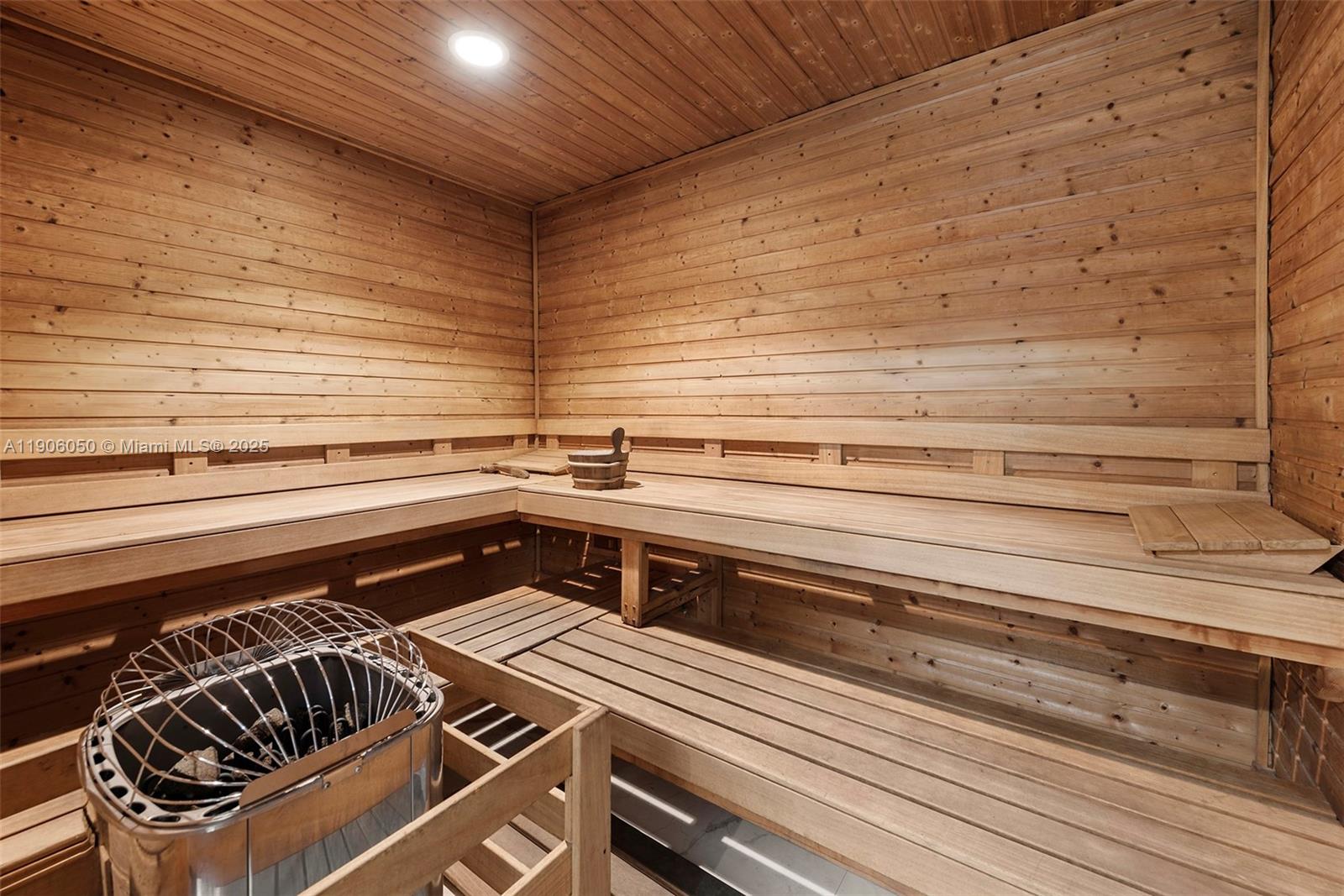 BLUE CONDO - Residential