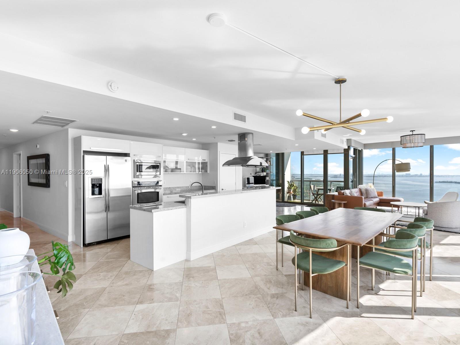 BLUE CONDO - Residential