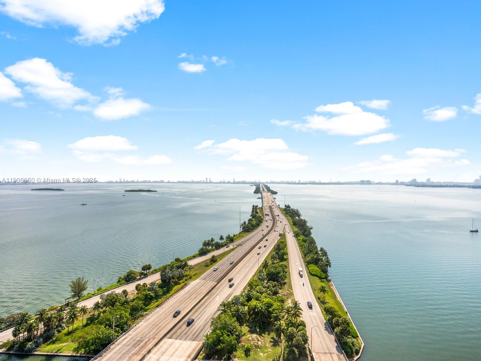 BLUE CONDO - Residential