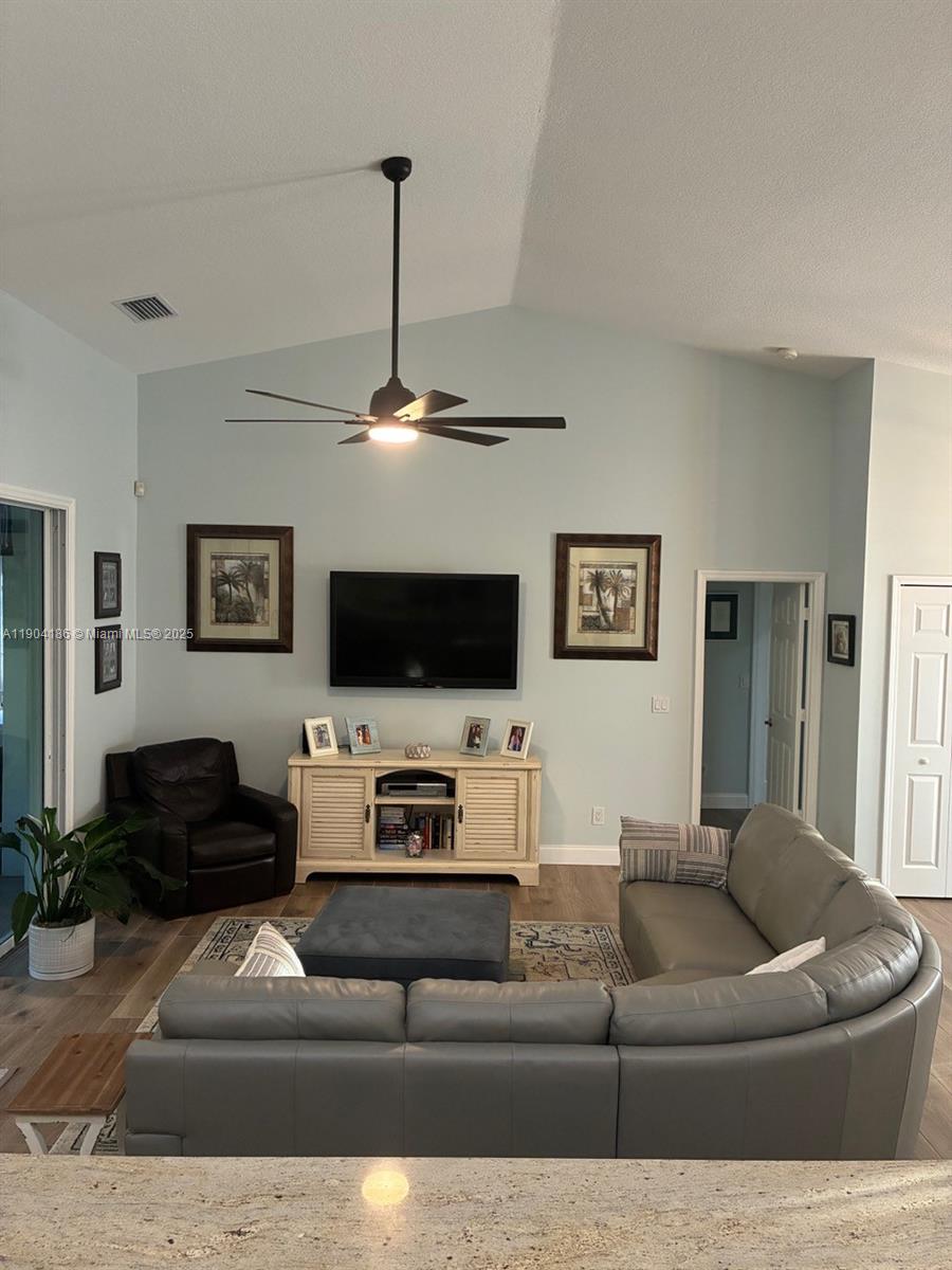 LOCKS LANDING - Residential