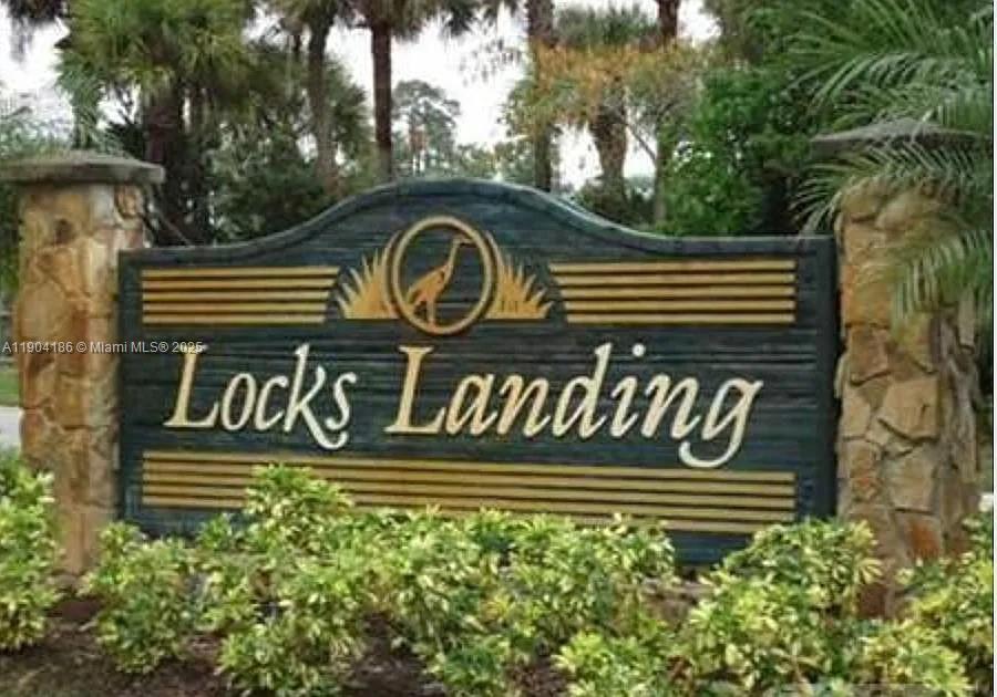 LOCKS LANDING - Residential