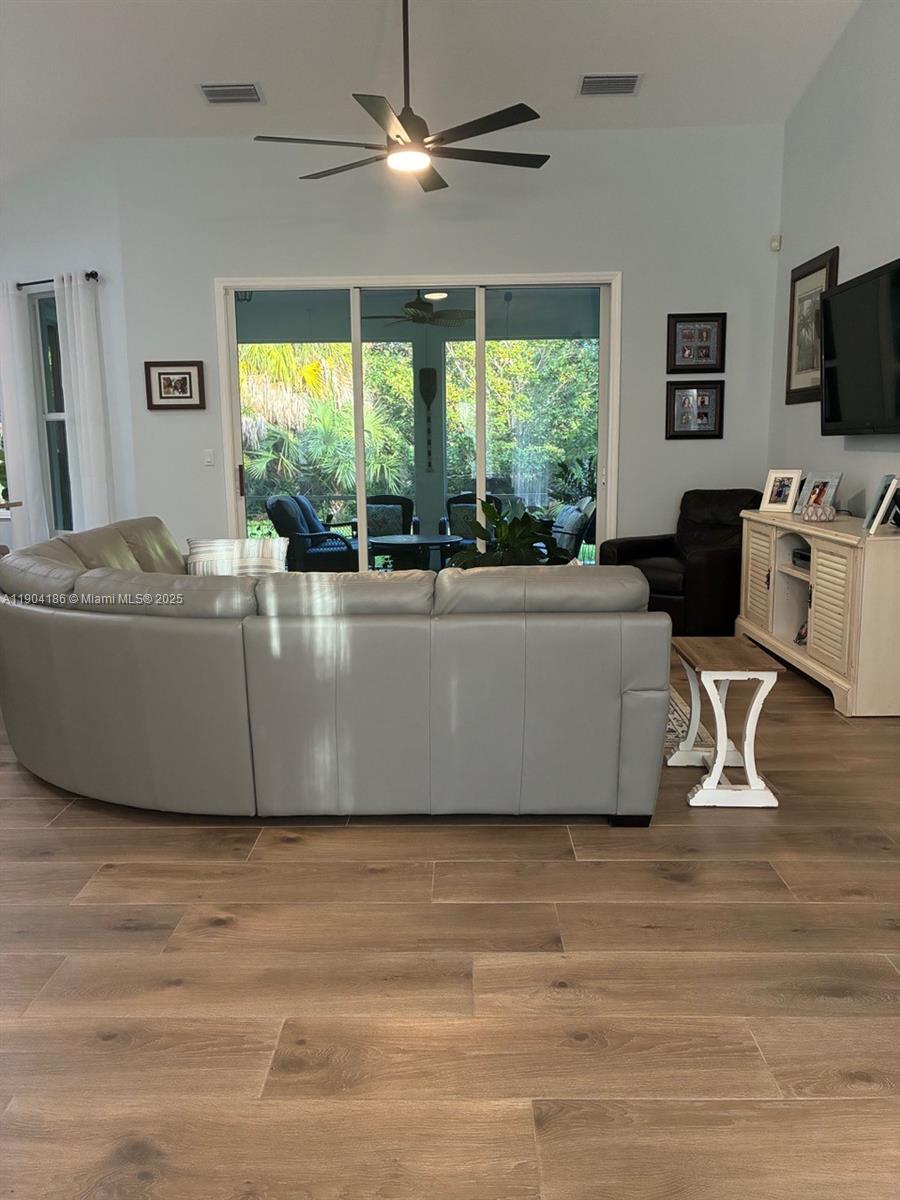 LOCKS LANDING - Residential