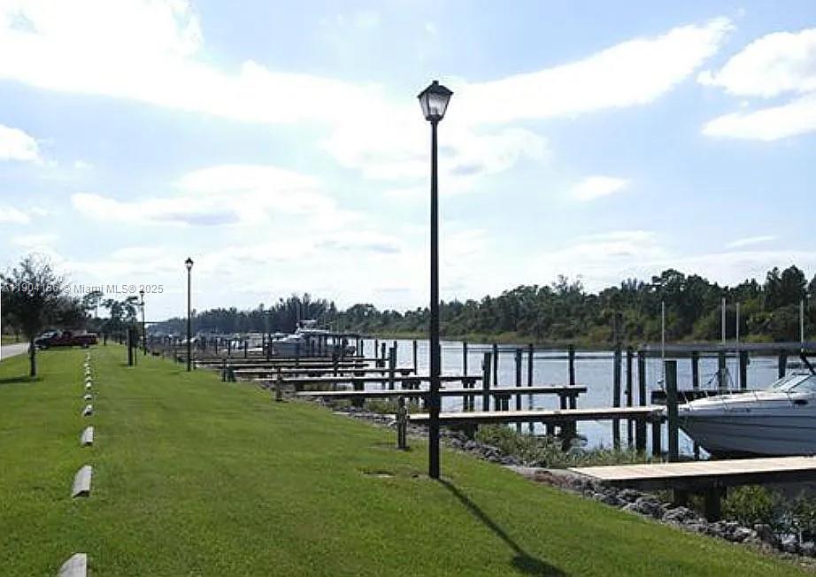 LOCKS LANDING - Residential