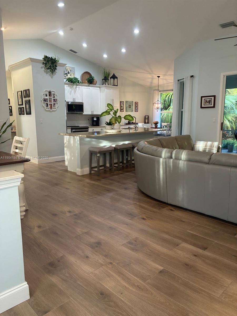 LOCKS LANDING - Residential