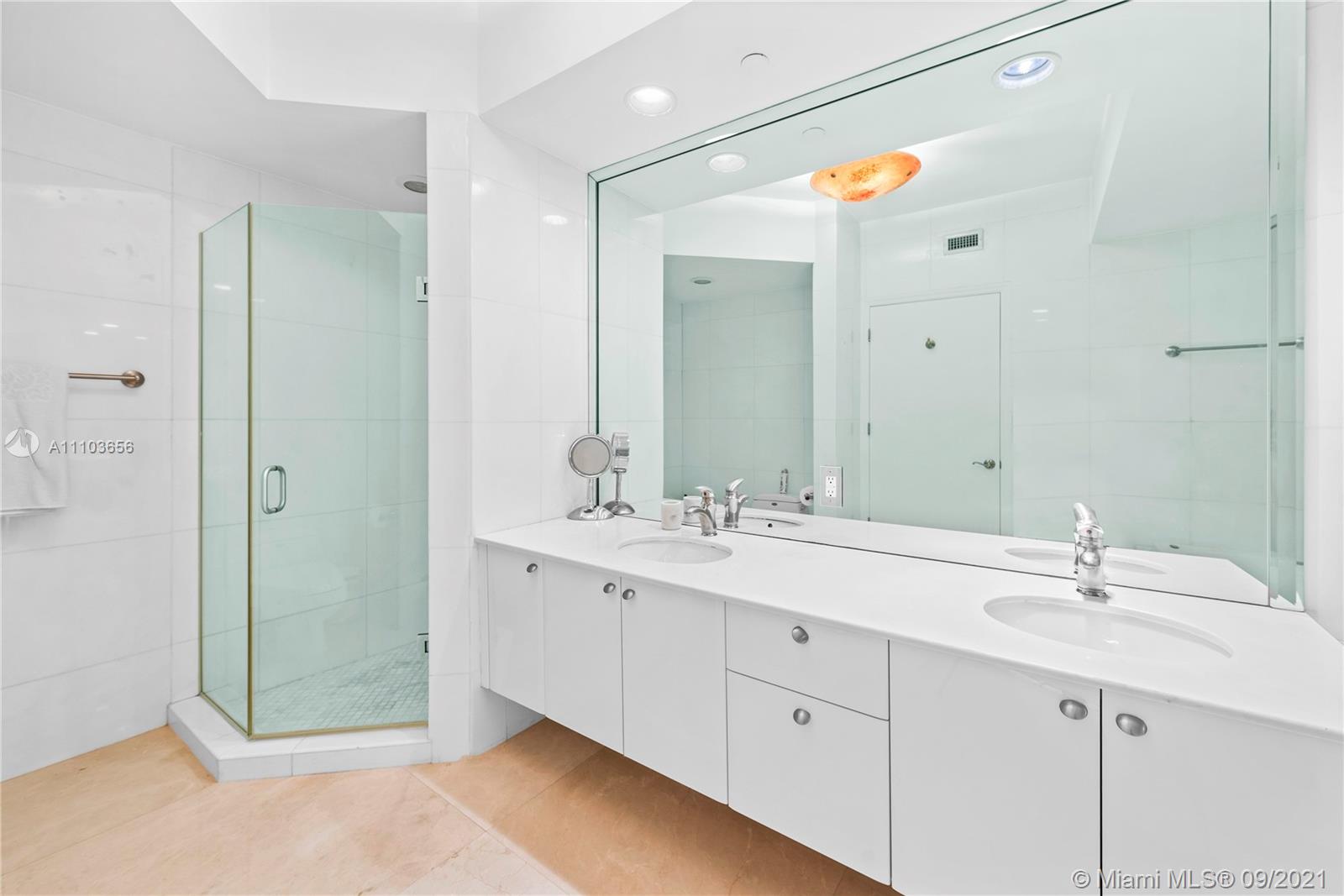 OCEANIA V CONDO - Residential