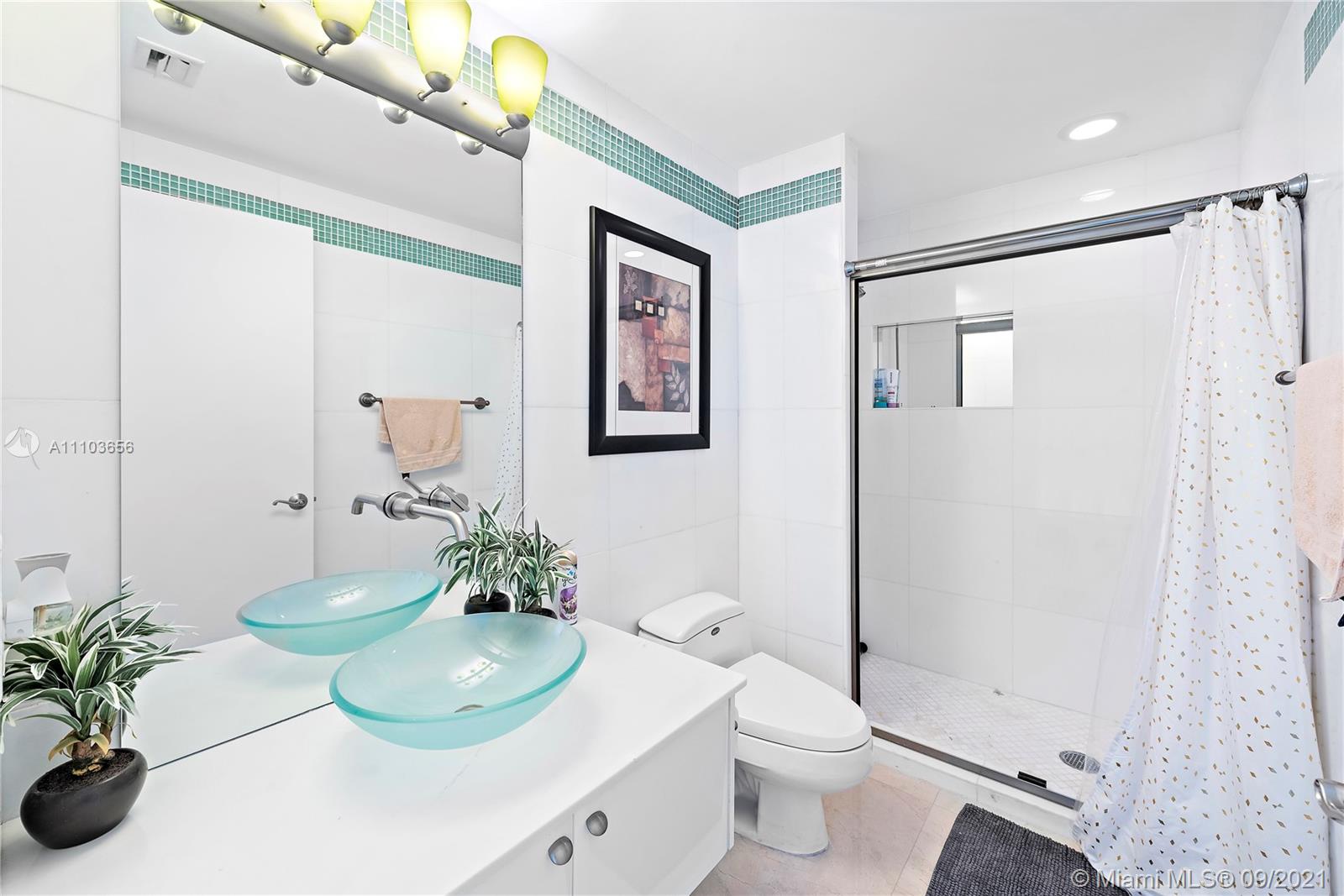 OCEANIA V CONDO - Residential