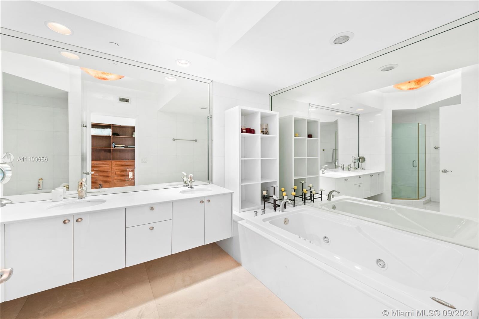 OCEANIA V CONDO - Residential