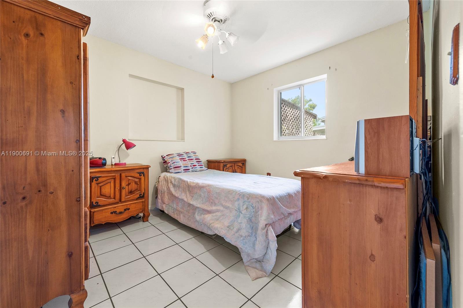 KENDALE LAKES SEC 4 - Residential