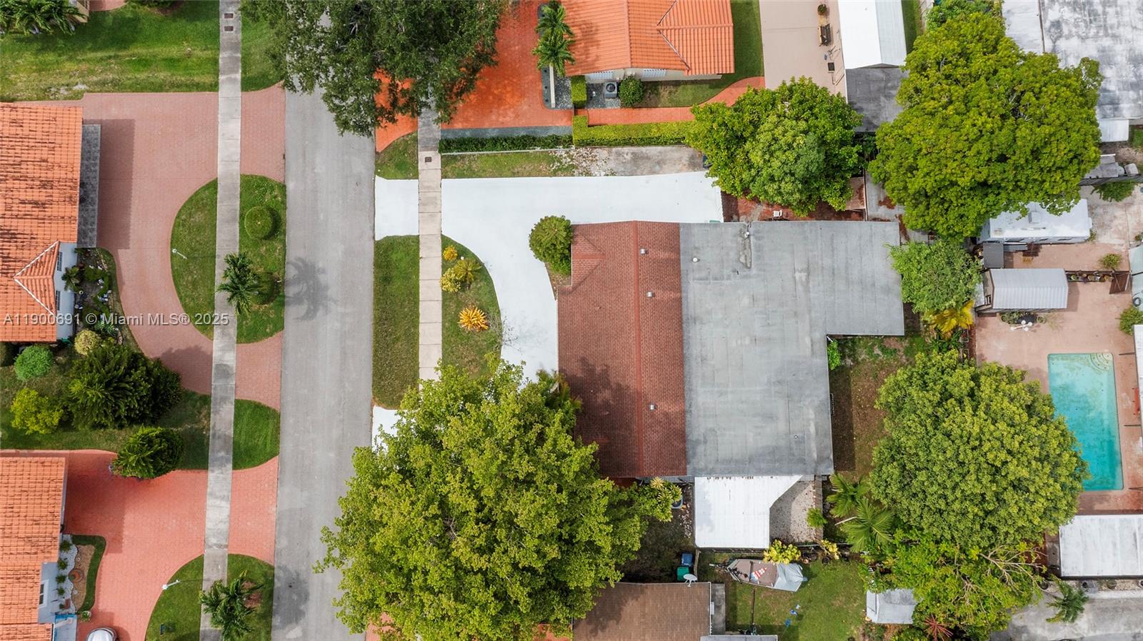 KENDALE LAKES SEC 4 - Residential