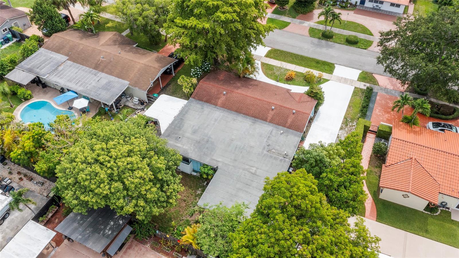 KENDALE LAKES SEC 4 - Residential