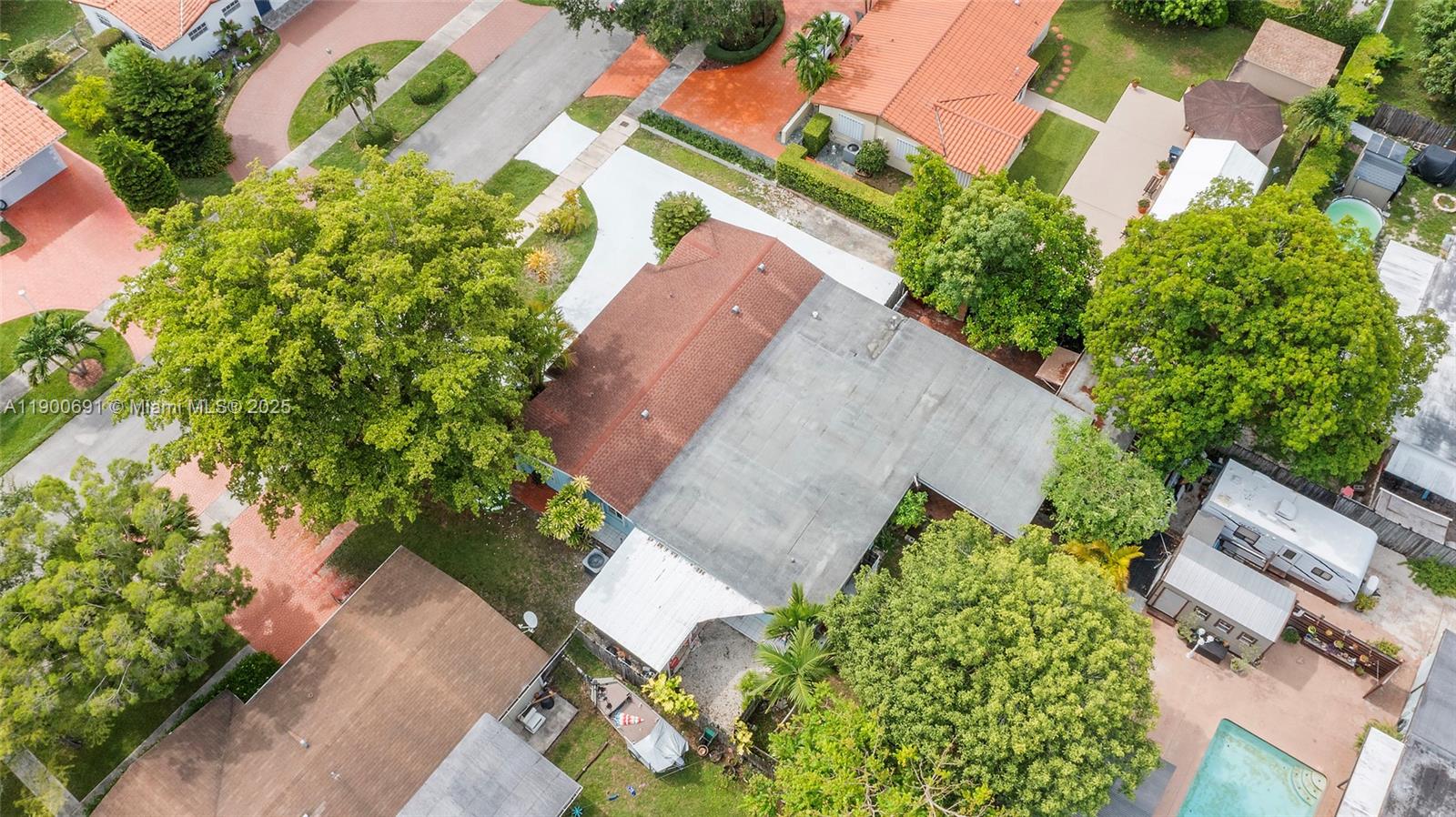 KENDALE LAKES SEC 4 - Residential