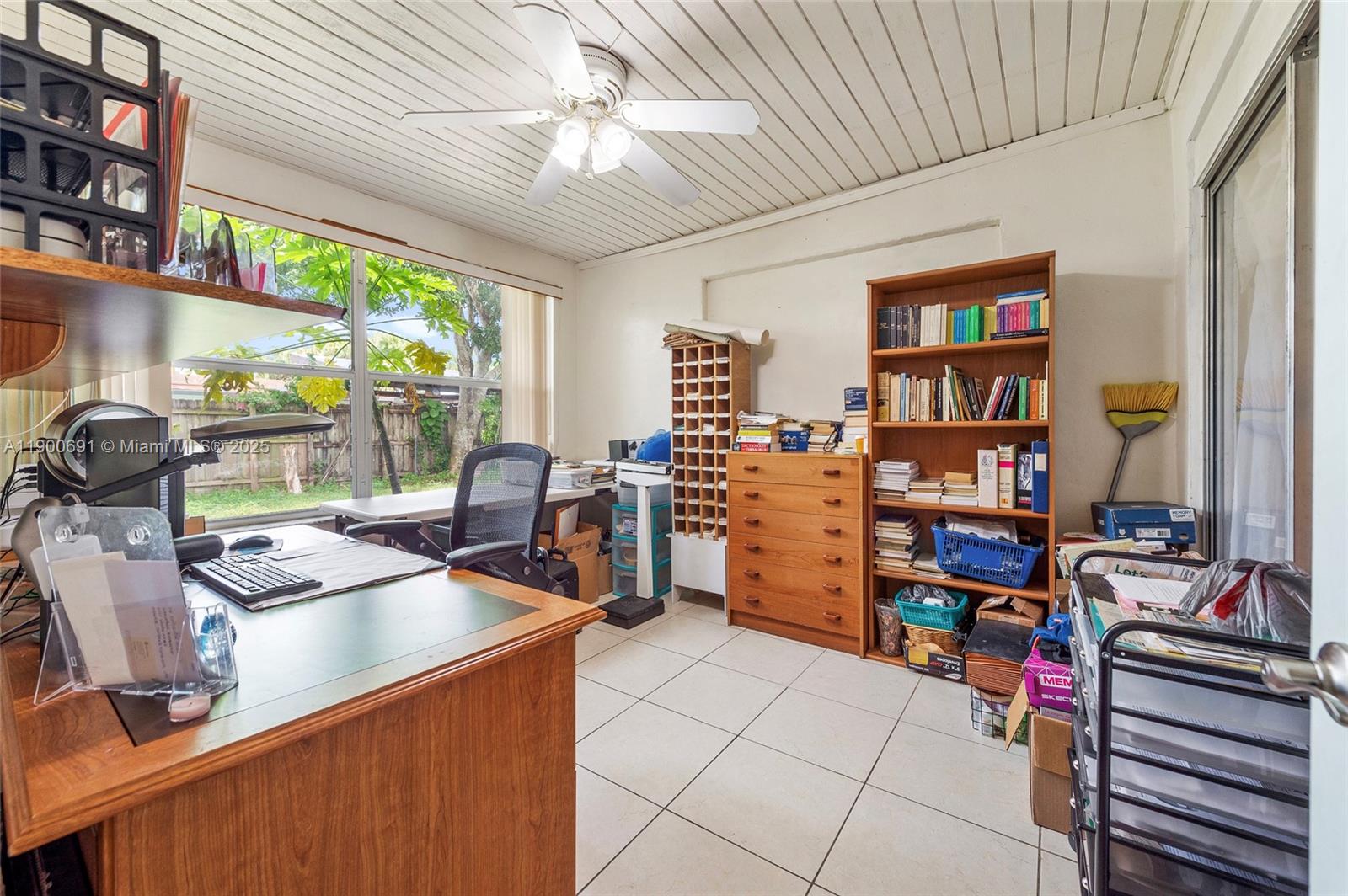 KENDALE LAKES SEC 4 - Residential