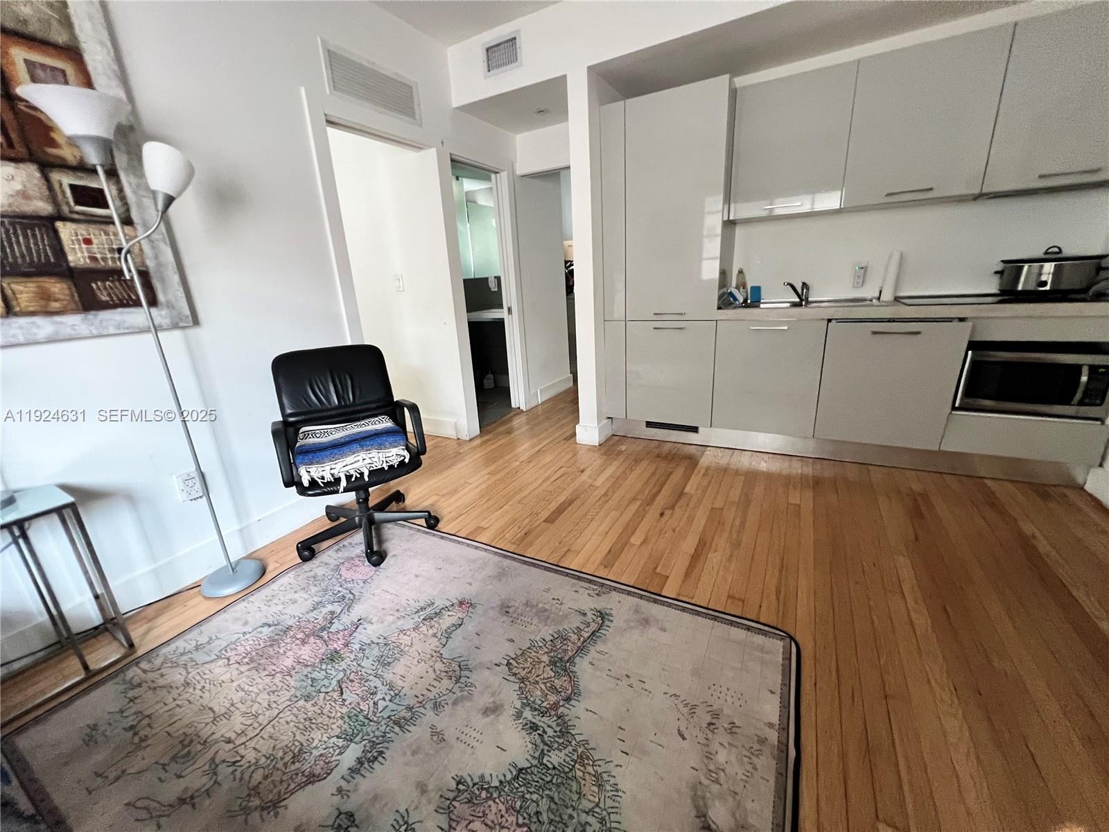 THE MORRISON CONDO - Residential Lease