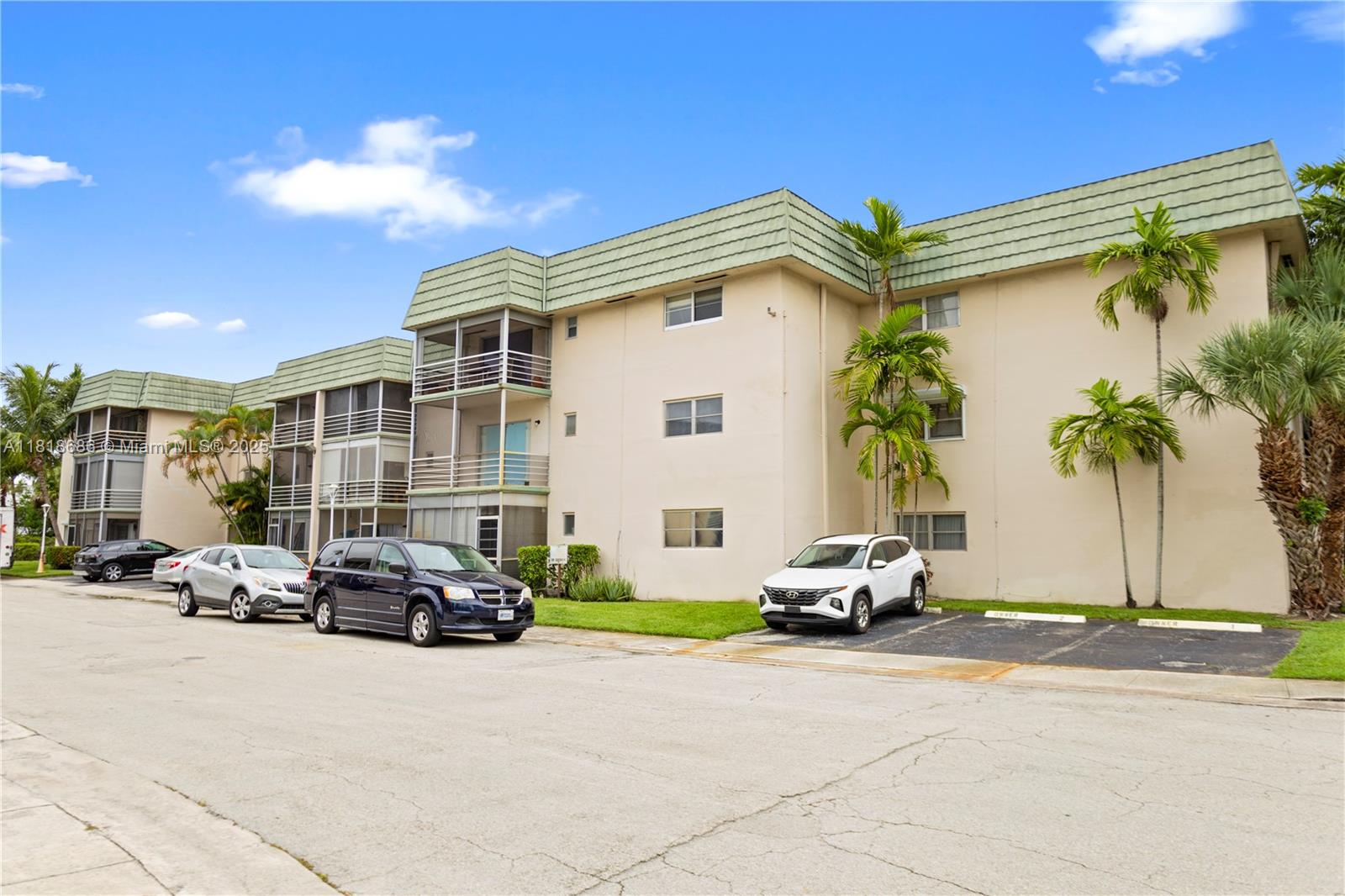 Property for Sale at 5790 Stirling Rd 212, Hollywood, Broward County, Florida - Bedrooms: 1 
Bathrooms: 1  - $259,000