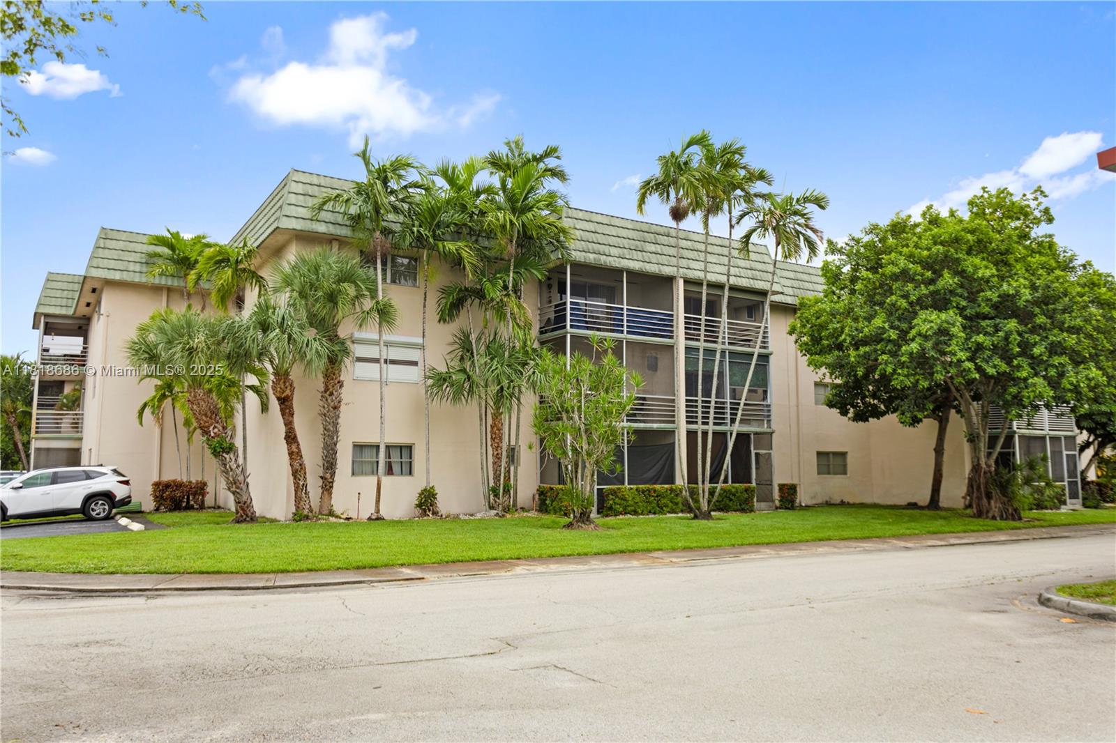 STERLING FIFTY-SIX - Residential
