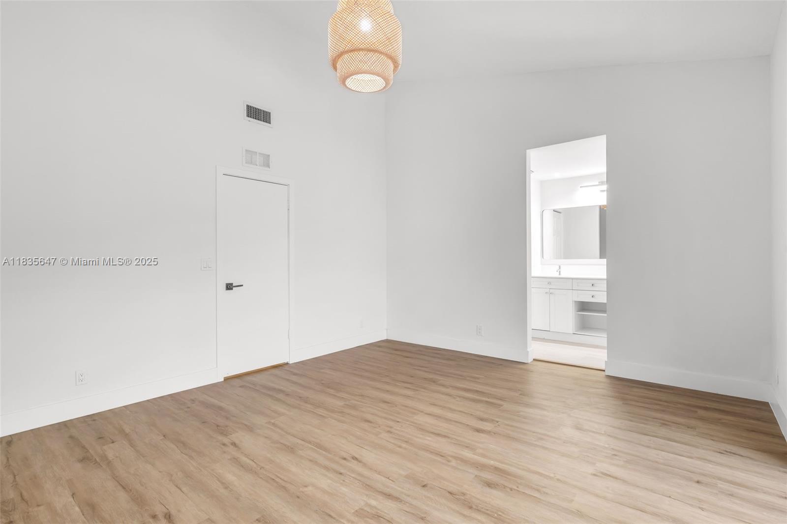 LA MIRAGE OF HARBOR VILG - Residential