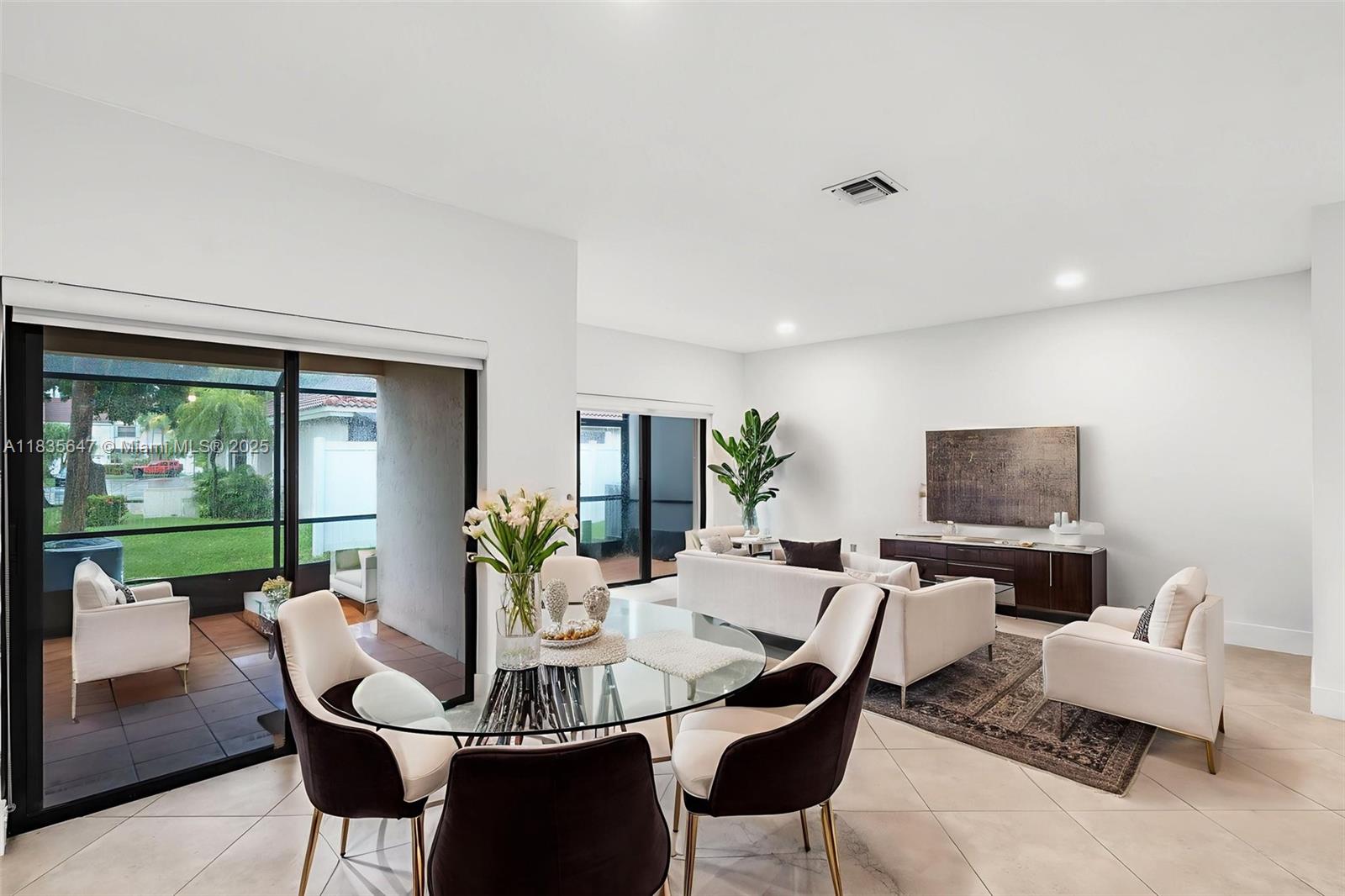 LA MIRAGE OF HARBOR VILG - Residential