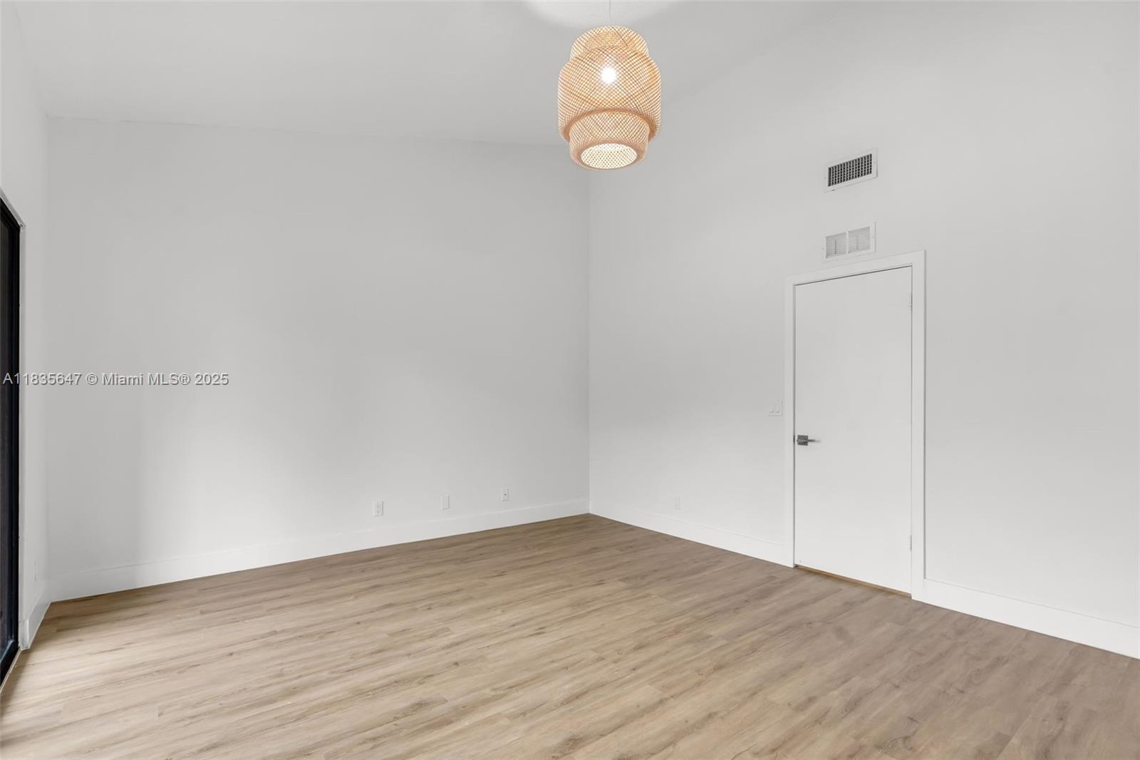 LA MIRAGE OF HARBOR VILG - Residential