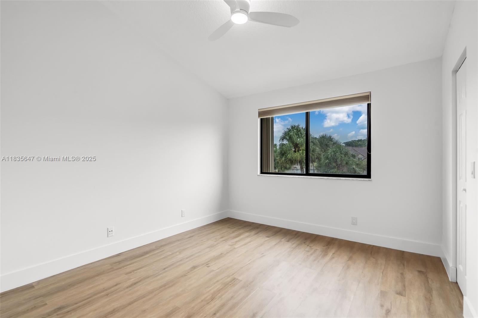 LA MIRAGE OF HARBOR VILG - Residential