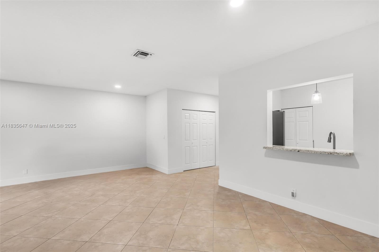 LA MIRAGE OF HARBOR VILG - Residential