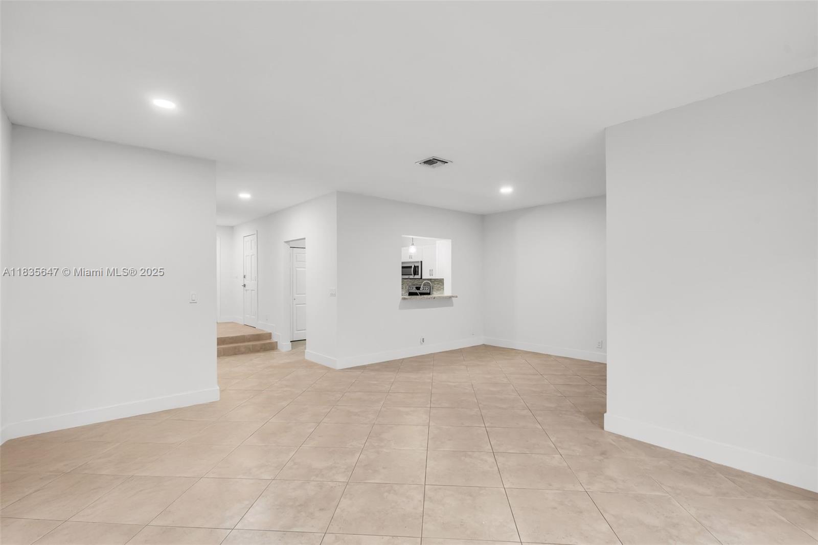 LA MIRAGE OF HARBOR VILG - Residential