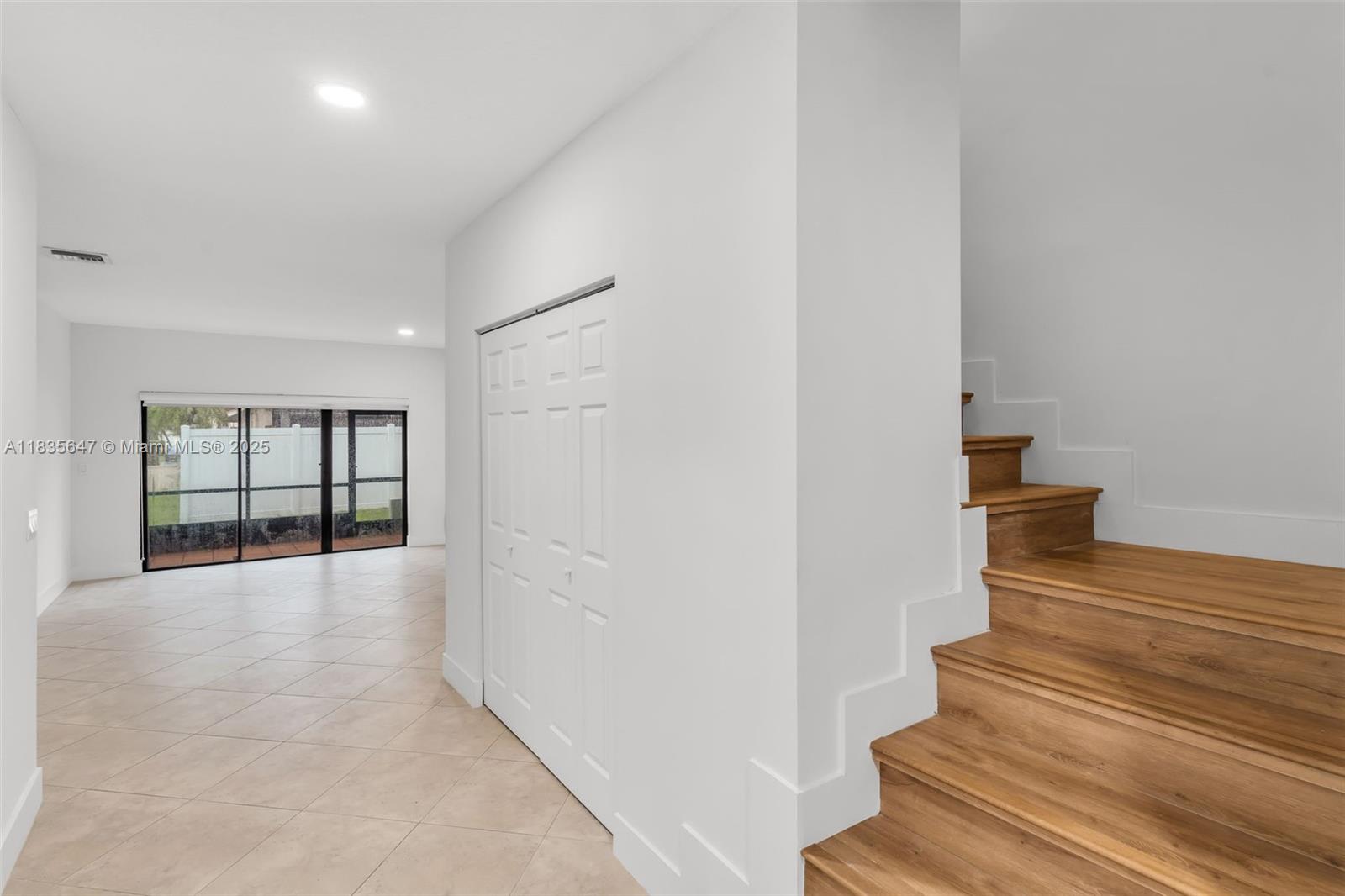 LA MIRAGE OF HARBOR VILG - Residential