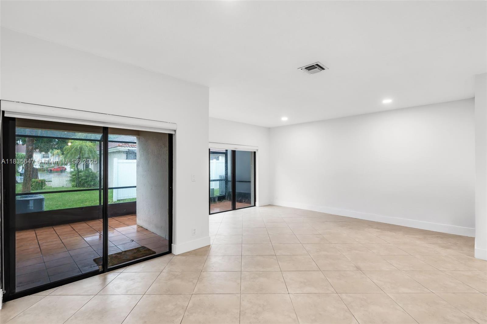 LA MIRAGE OF HARBOR VILG - Residential