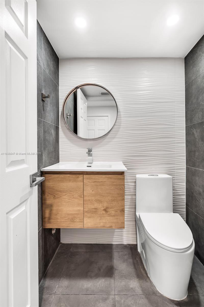 LA MIRAGE OF HARBOR VILG - Residential