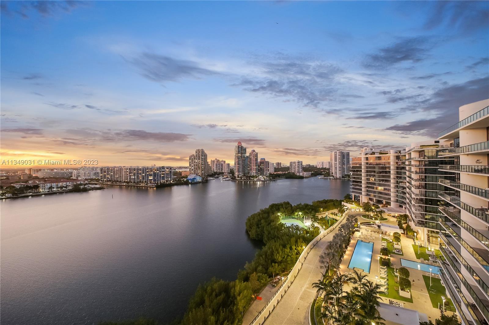 PRIVE CONDO - Residential