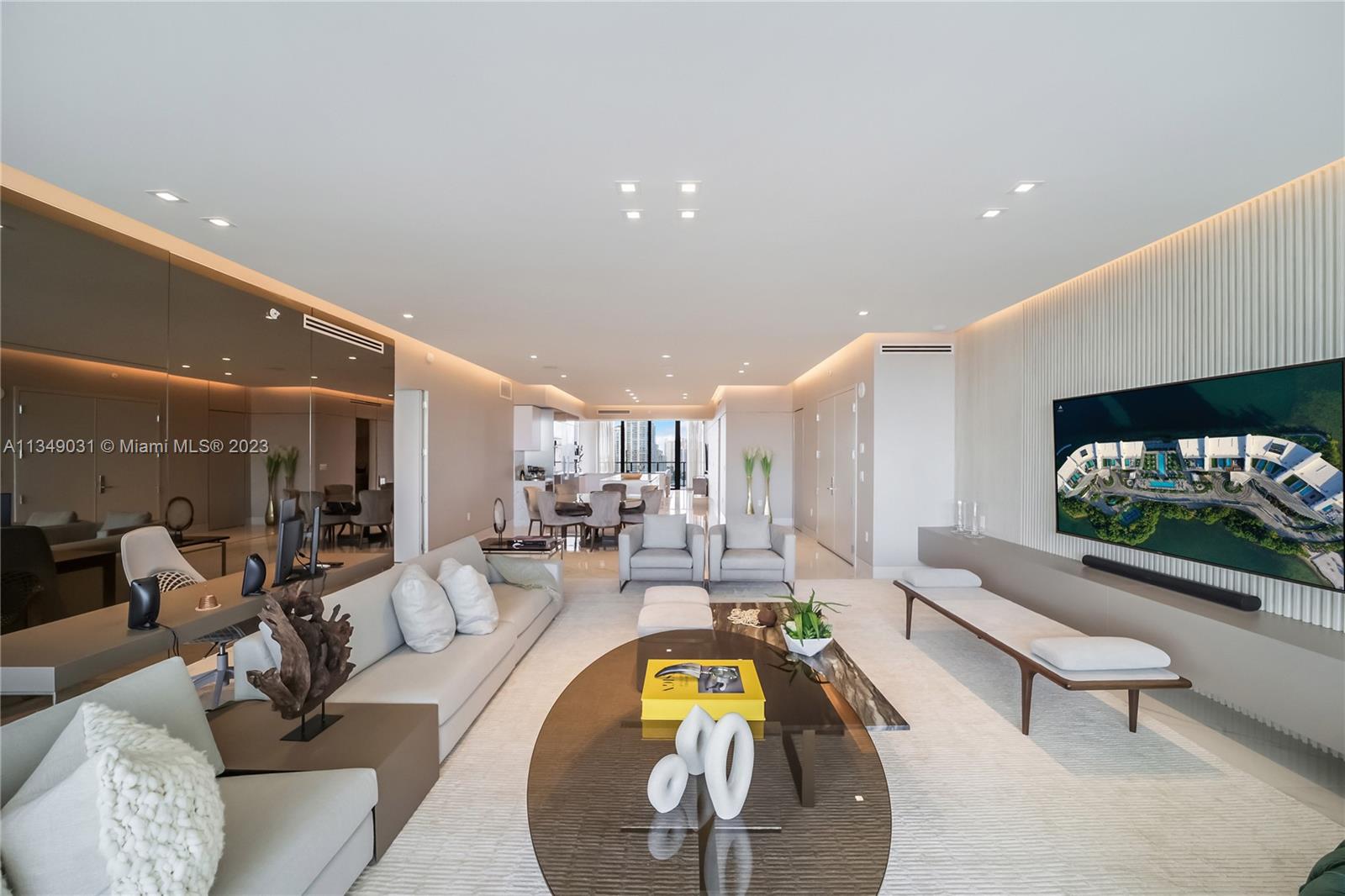 PRIVE CONDO - Residential