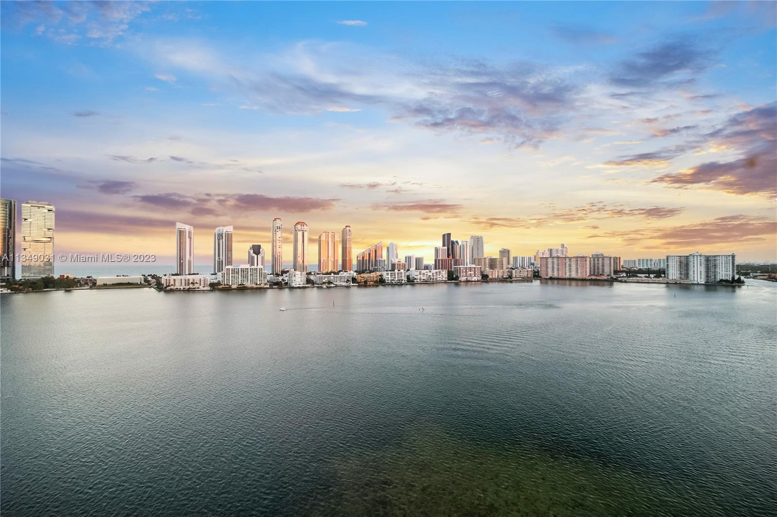 PRIVE CONDO - Residential