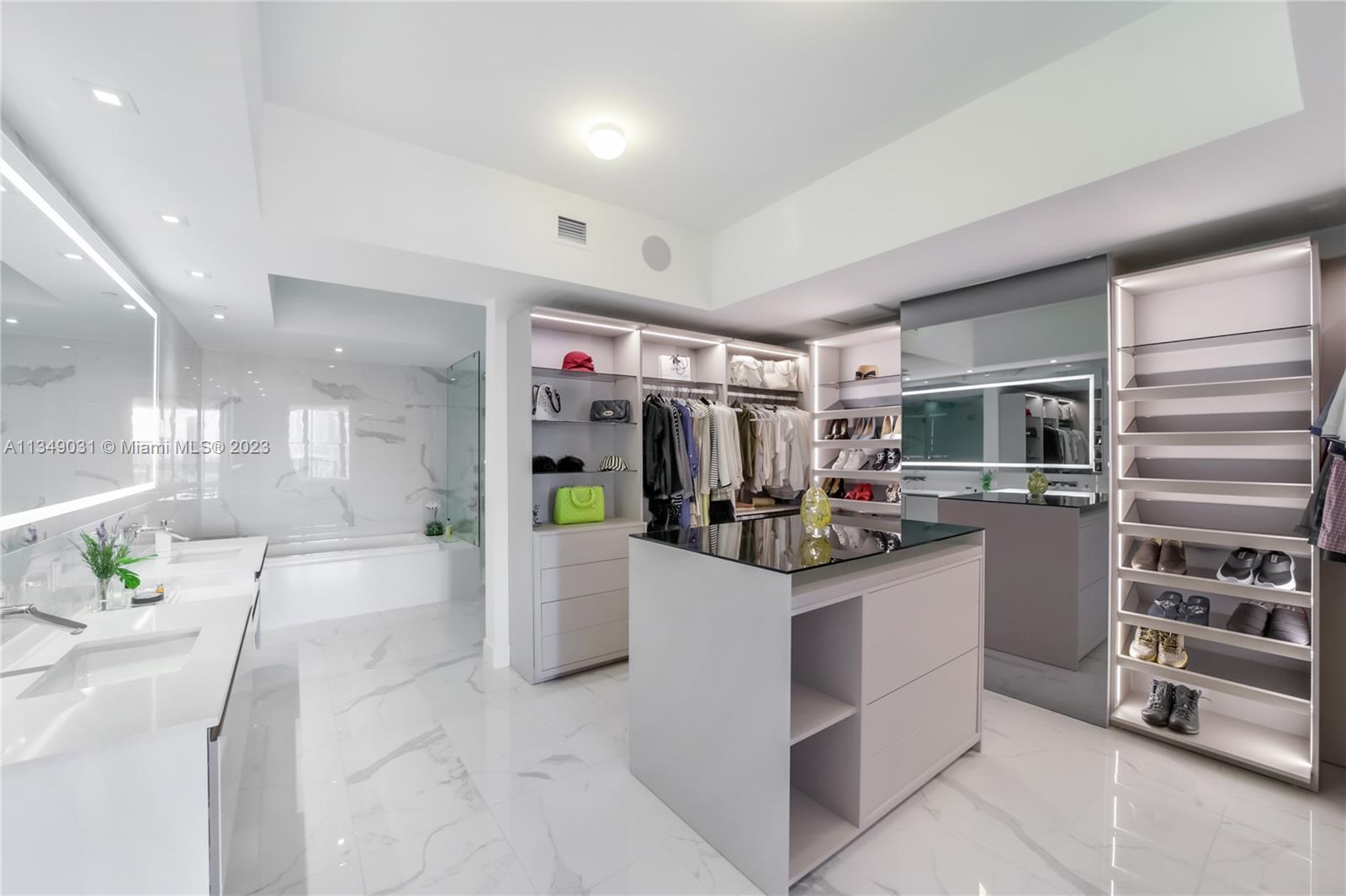 PRIVE CONDO - Residential