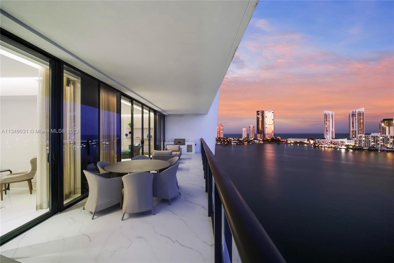 PRIVE CONDO - Residential